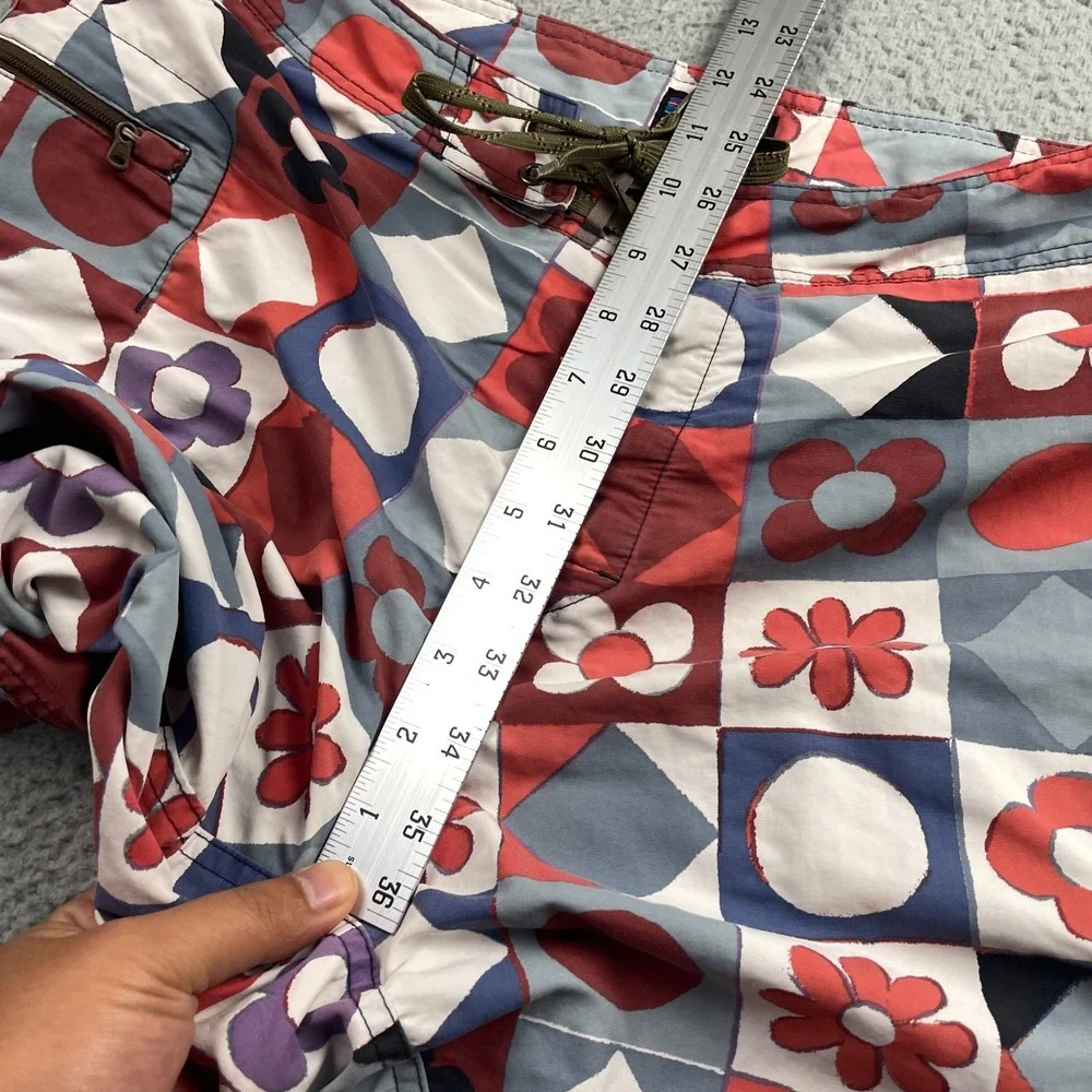 Patagonia Men's Wavefarer Board Shorts Trunks Size 34 Waist Retro Floral Y2K